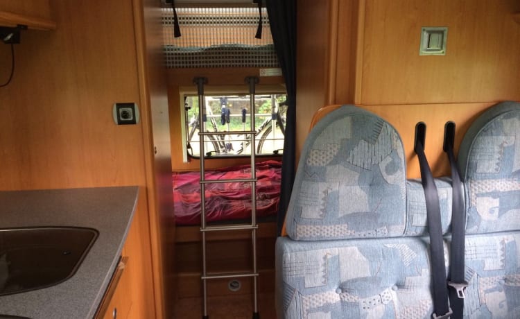 Beautiful spacious family motorhome for 6 people with air conditioning