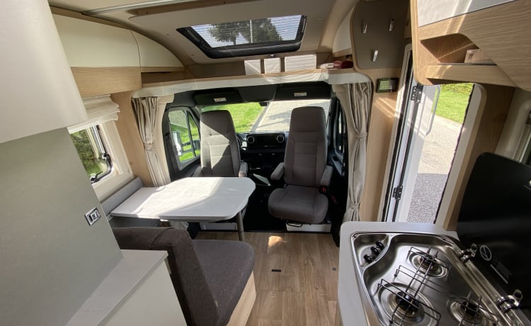 Vrijheid op wielen – Puissant camping-car de luxe Hymer Mercedes semi-intégré à partir de 2019