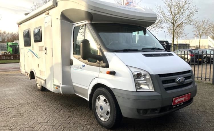 2p Chausson semi-integrated uit 2009