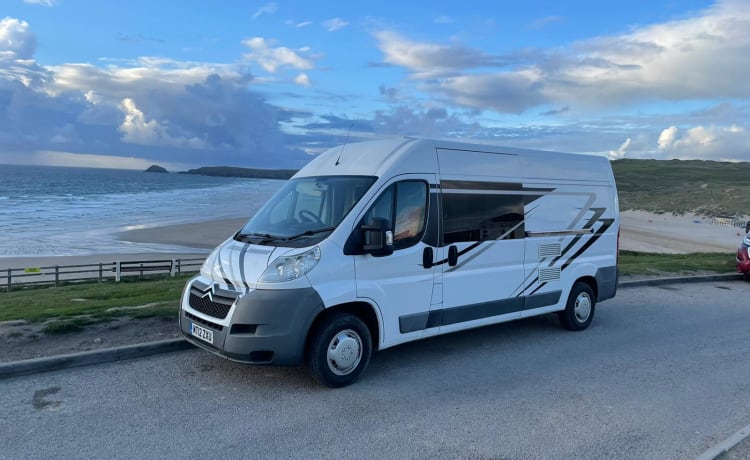 2012 Citroën Relay 2 Camper fitted with onboard shower & toilet 