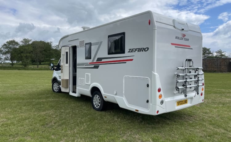 4 berth Roller Team zefiro 696