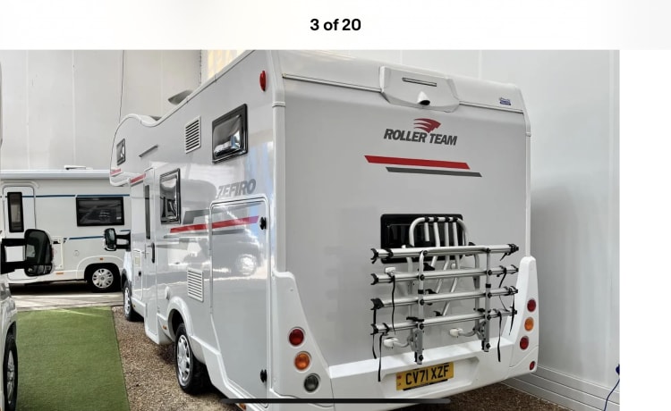 Roller Team – 6 berth Roller Team alcove from 2022