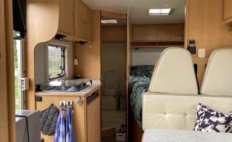 Comfortable 4p Dethleffs camper - 2001