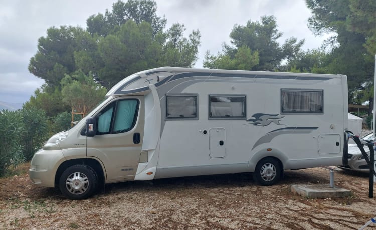 Laika – Sehr schöner Luxus Laika Hymer Camper