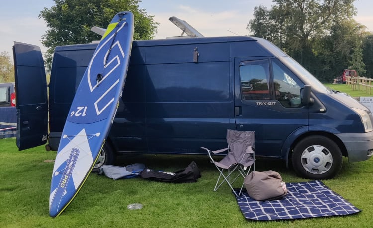 Big Blue – LWB Ford-camper