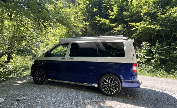 Colin – 4 berth Volkswagen campervan from 2014