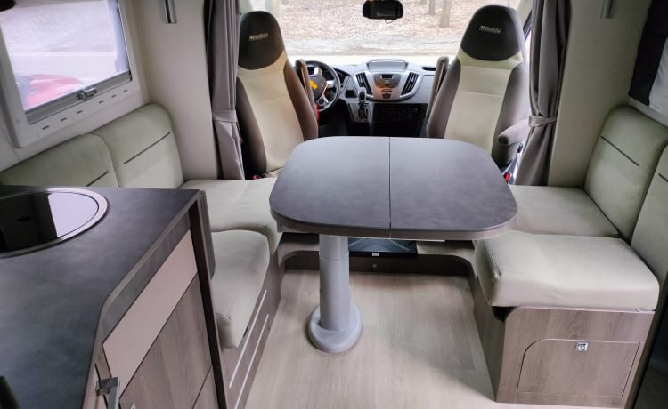 Titanium – 4p Chausson semi-integrated uit 2020