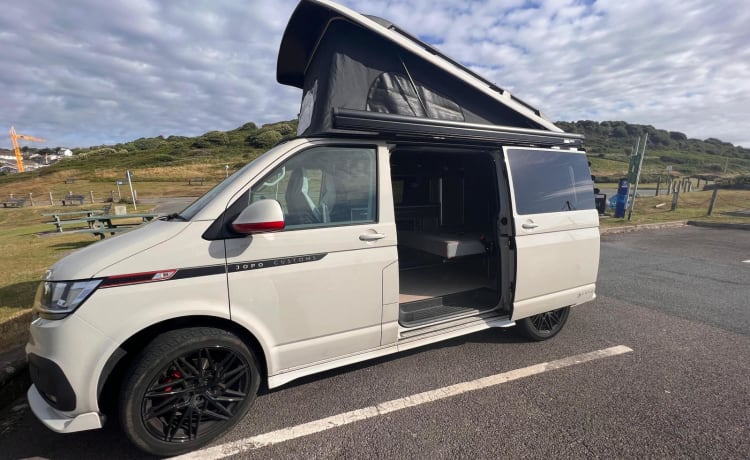 VW_VACAY – 4 berth Volkswagen campervan from 2020