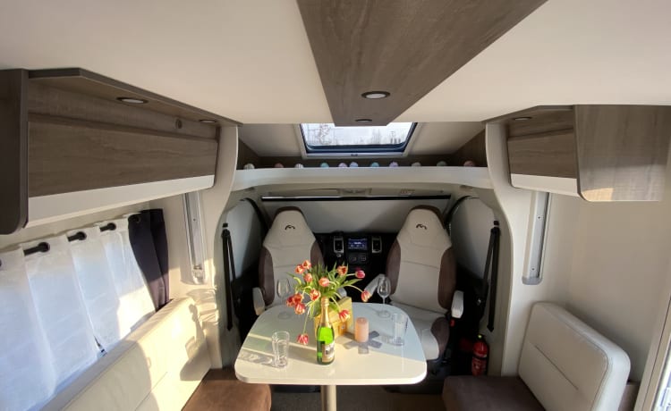 Paris – Motorhome Mooveo TEI 70EBH with lifting bed