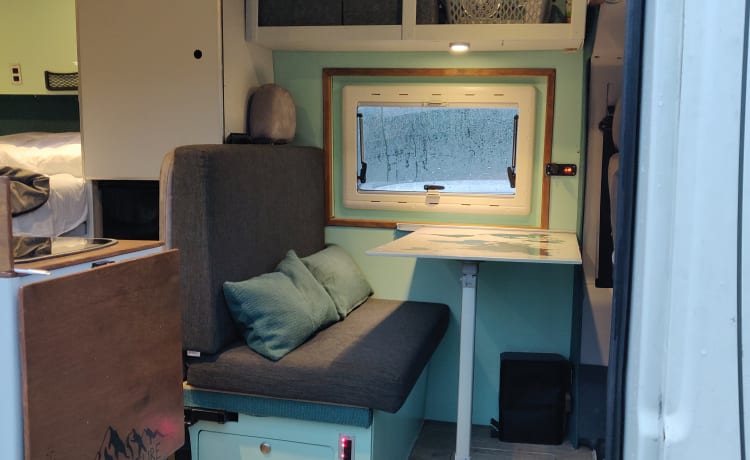 De Reizende Levensgenieter – Nice Fiat camper bus for 2-4 people