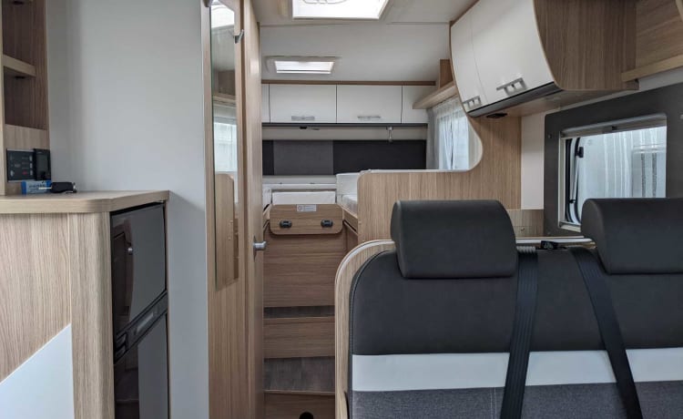 Nouveau camping-car merveilleusement spacieux - Sunlight T67S, modèle 2021 Fiat Ducato Multi