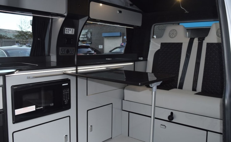 4 berth Volkswagen bus from 2018