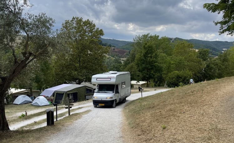 Véritable camping-car familial ! 4p L'alcôve de Dethleff de 1999