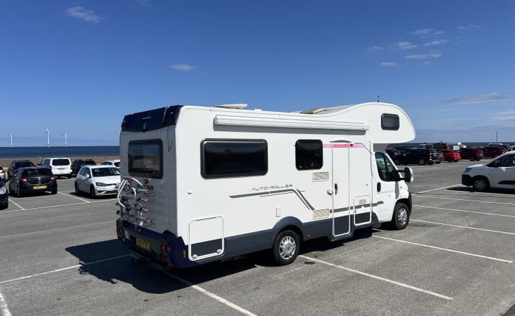 Marlene – 6 Berth Fiat Roller Team 746