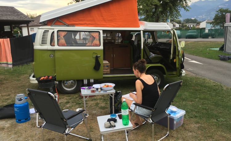 Bus de rêve rétro VW T2B Camper - techniquement au top !