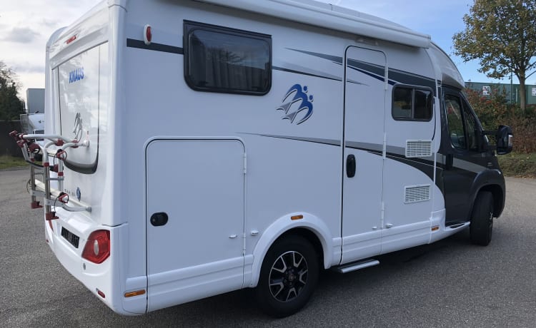 Mooie volledig ingerichte compacte 2 persoons camper Knaus 550 MD.