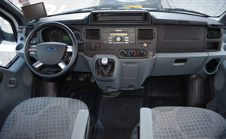 Ford Benimar  – Comfortabele familiecamper met 6 slaapplaatsen compleet ingericht