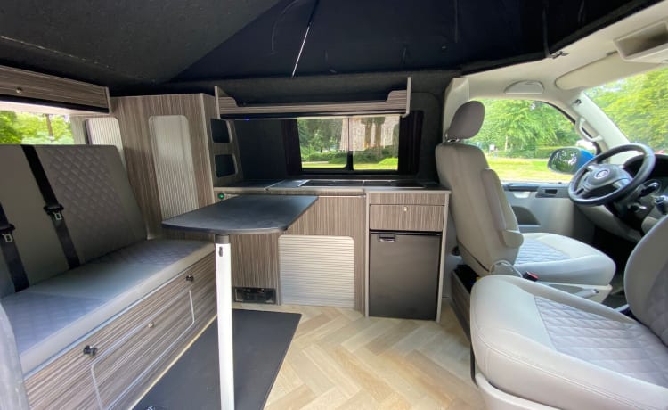 Ocean – Verse Oceaandroom: VW T5 Camper Klaar voor Avontuur