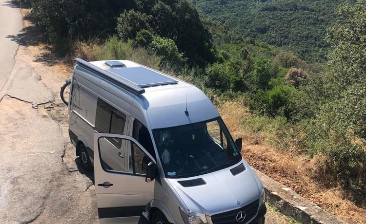 Roulez_Rudi – 2p Mercedes campervan uit 2015