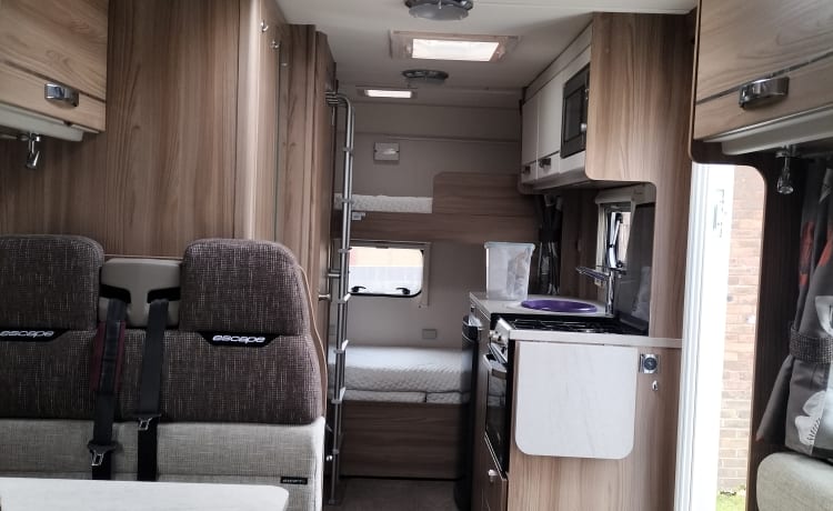 6 couchettes Swift évasion 696 . Reg 2016