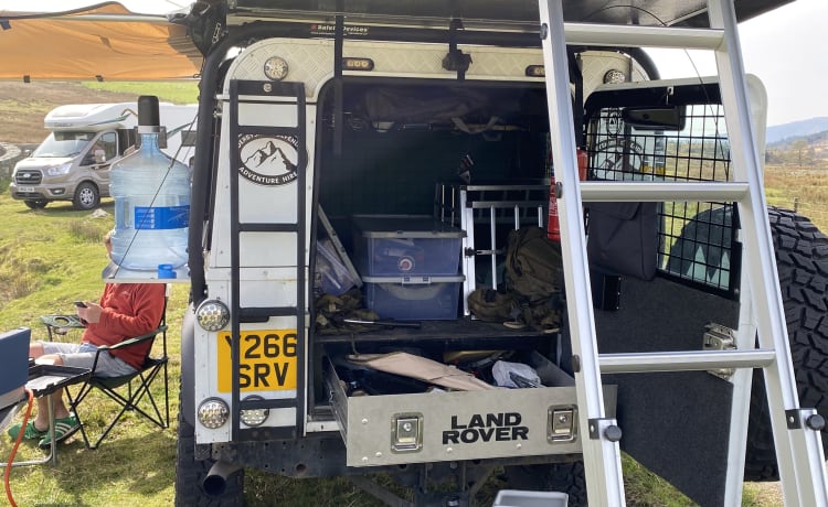 Doris – Land Rover Defender mit 2 Schlafplätzen