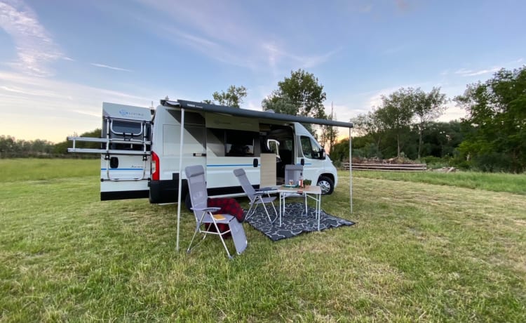 Duke 1 – Gloednieuwe moderne en luxe campervan 