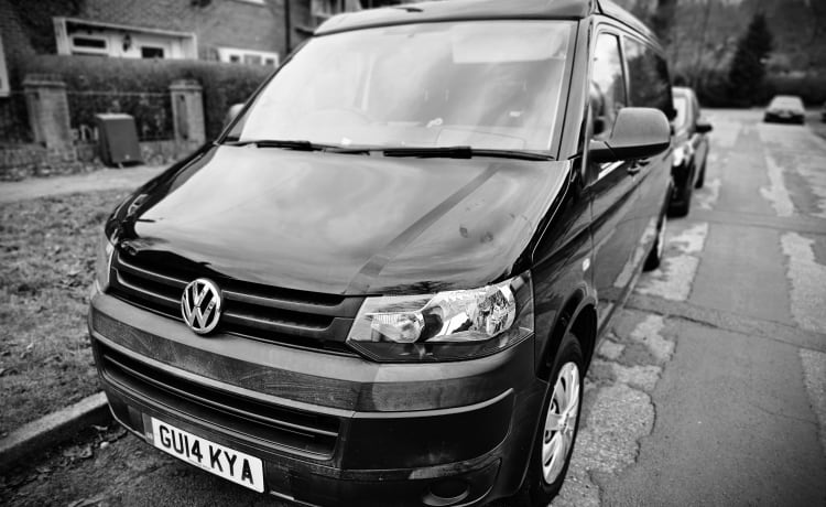 Duggie – Camper VW T5 LWB 4 posti letto