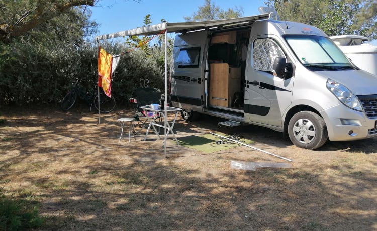 Campie – Campie -Super beau camping-car Renault Master Font Vendome