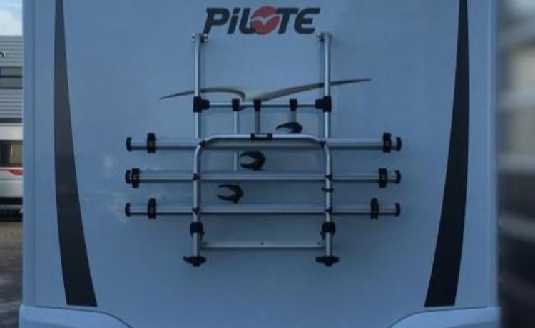 Compact Pilote P650C for rent!