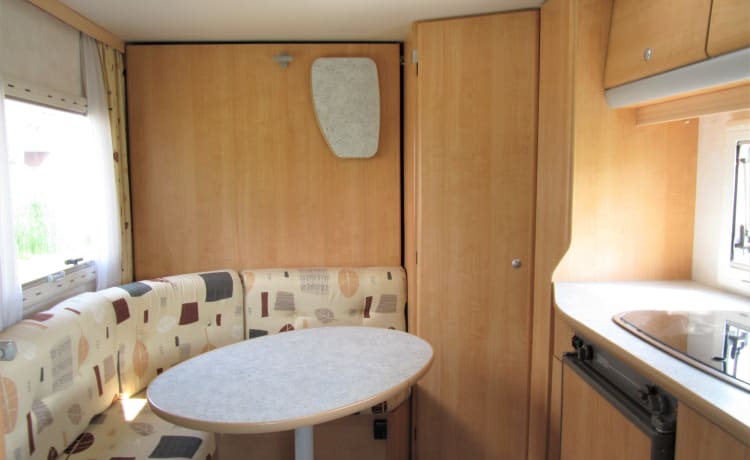 De Chausson – Schöner kompakter Chausson Camper für 2 Personen