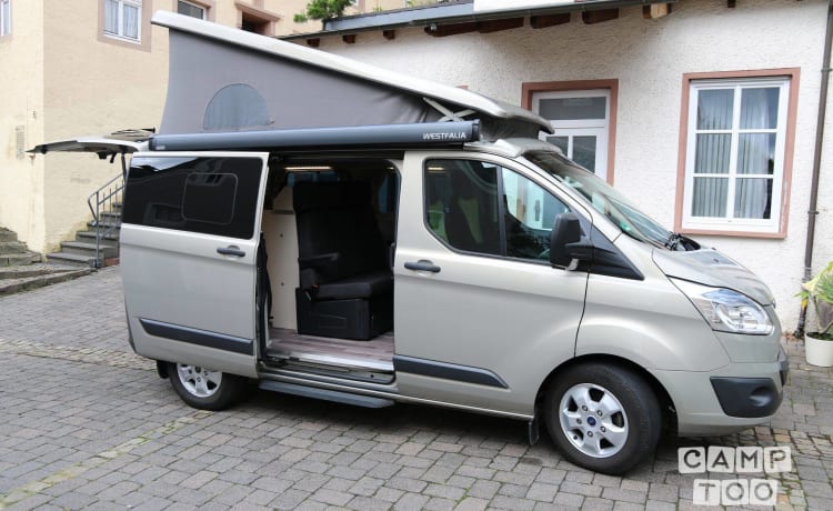 Luxury and complete bus camper - Ford Nugget Westfalia with lifting roof