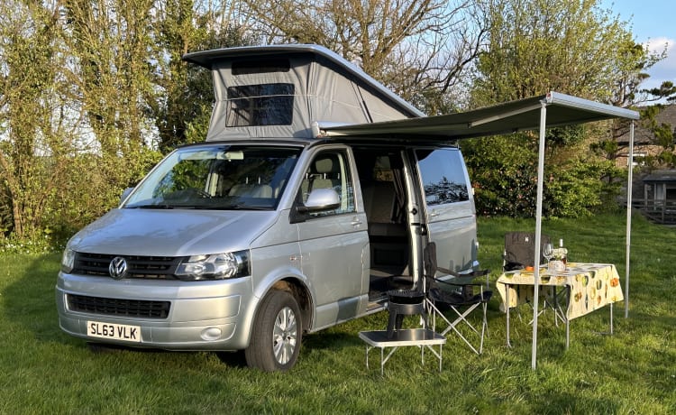 Daphne – 4-persoons Volkswagen campervan uit 2013