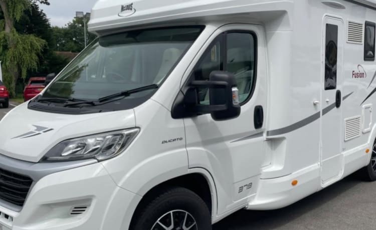 Holistic Moto – 4 berth Fiat semi-integrated from 2020