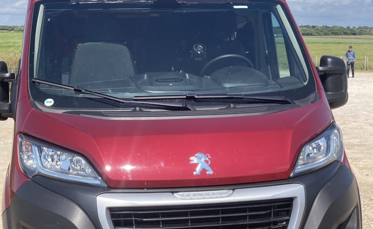 Little Red Devil  – 3p Peugeot bus uit 2020