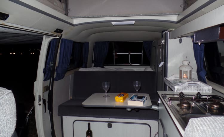 Spooky! – Completare VW T3 Camper