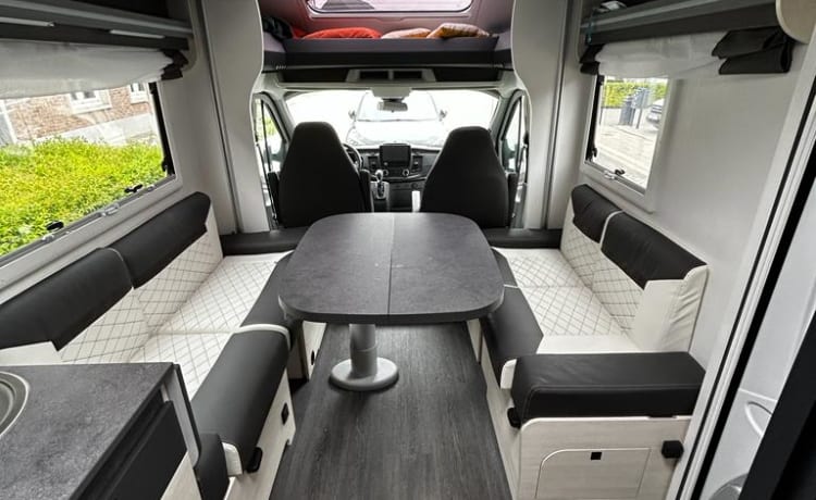 4p Chausson semi-integrated uit 2022