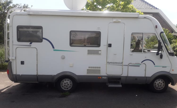 Beautiful 3-person Hymer