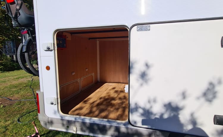 Burnie – Moderna alcova per 6 persone in camper per famiglie