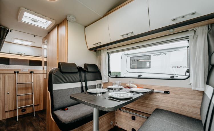 H1 – FIAT SUNLIGHT A70 -  Sleeps 6, Perfect for the whole family