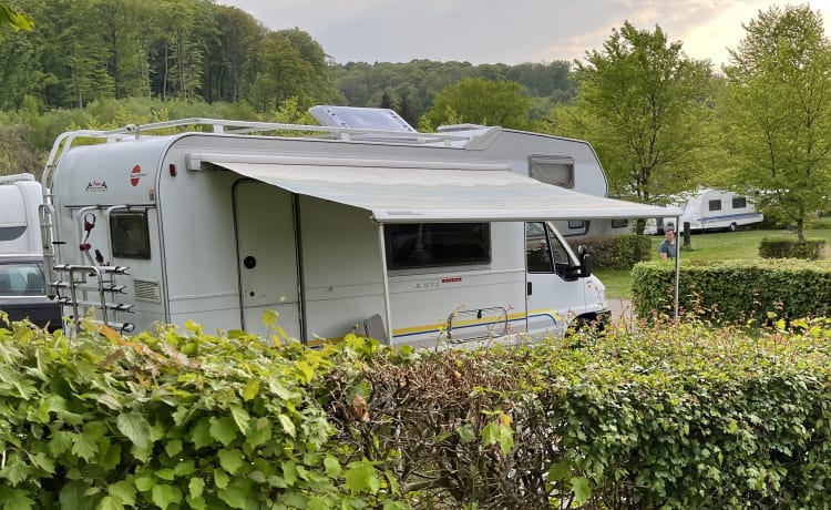 Spacious, nice and complete camper