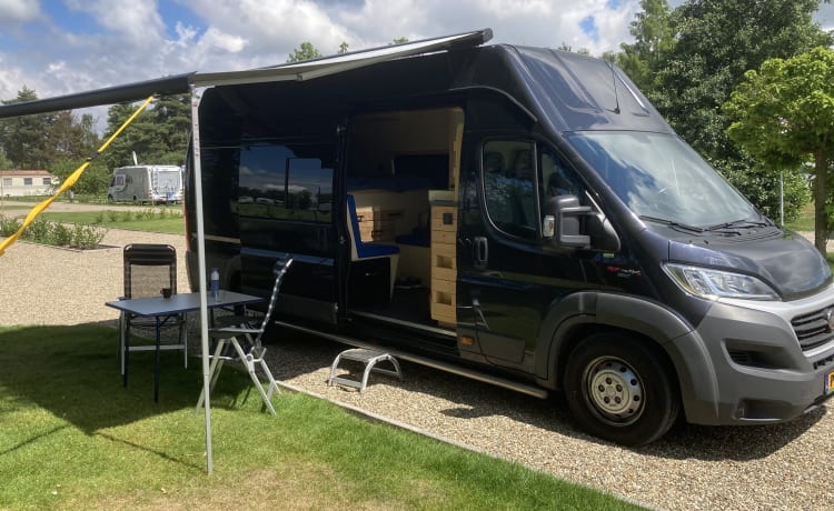 Camping-car Fiat Ducato, 3 personnes. 2,10 hauteur debout !