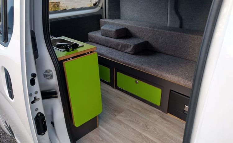 Ecamper – E-camper Nissan ENV200 Elektrische compacte buscamper voor 2 personen