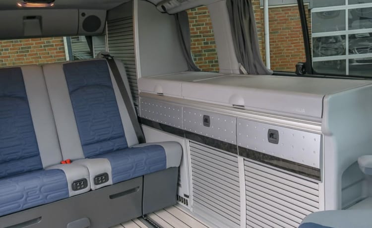 4p Mercedes-Benz 3L V6 campervan uit 2014