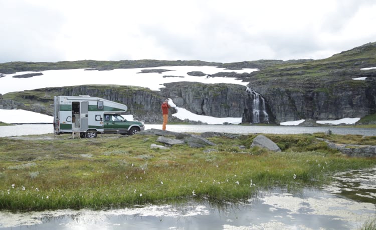 Guus Geluk – Camping-car hors réseau 4x4 robuste pour 2 personnes