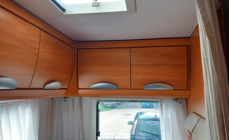 Angel 2 – 4p Hymer integrated uit 2007