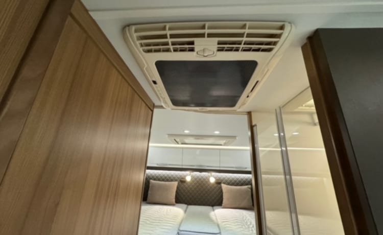 Adria Mobil  – Adria Mobil semi-integrated camper! 