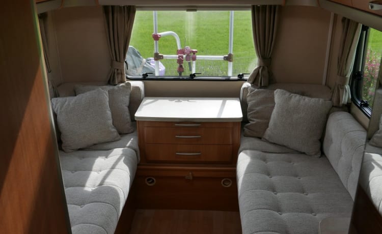 Mavis – Camper voor zes personen te huur