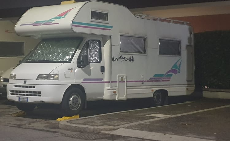 Super Adria voor 6 personen - Droomvakantie