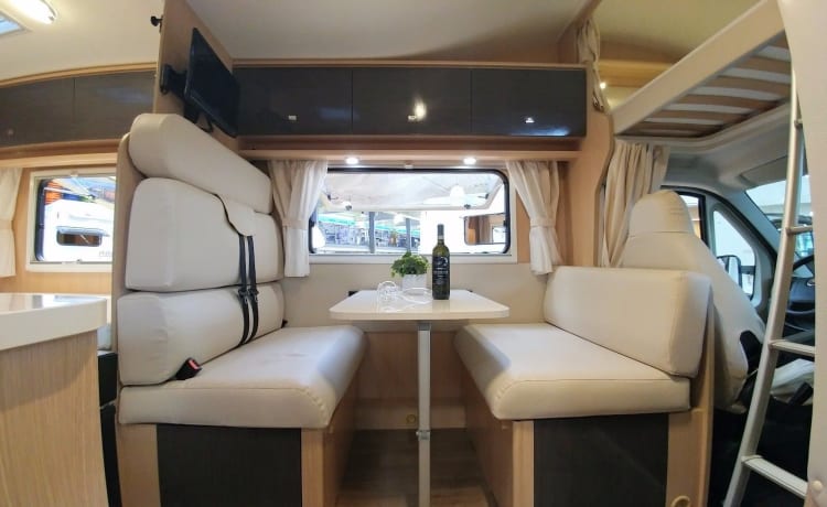 A-type – Young camper, automatic, navigation, 2 x air conditioning, 200 free extras