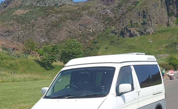 Détendu et rétro Mazda Bongo (la machine mystérieuse originale)